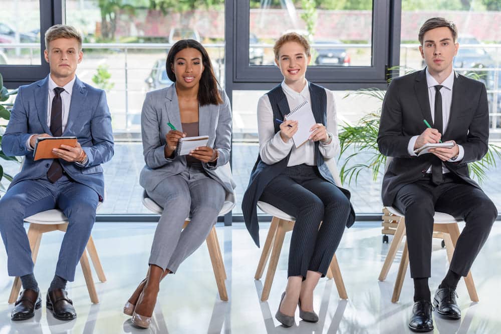 Outsourcing vs. servicios especializados
